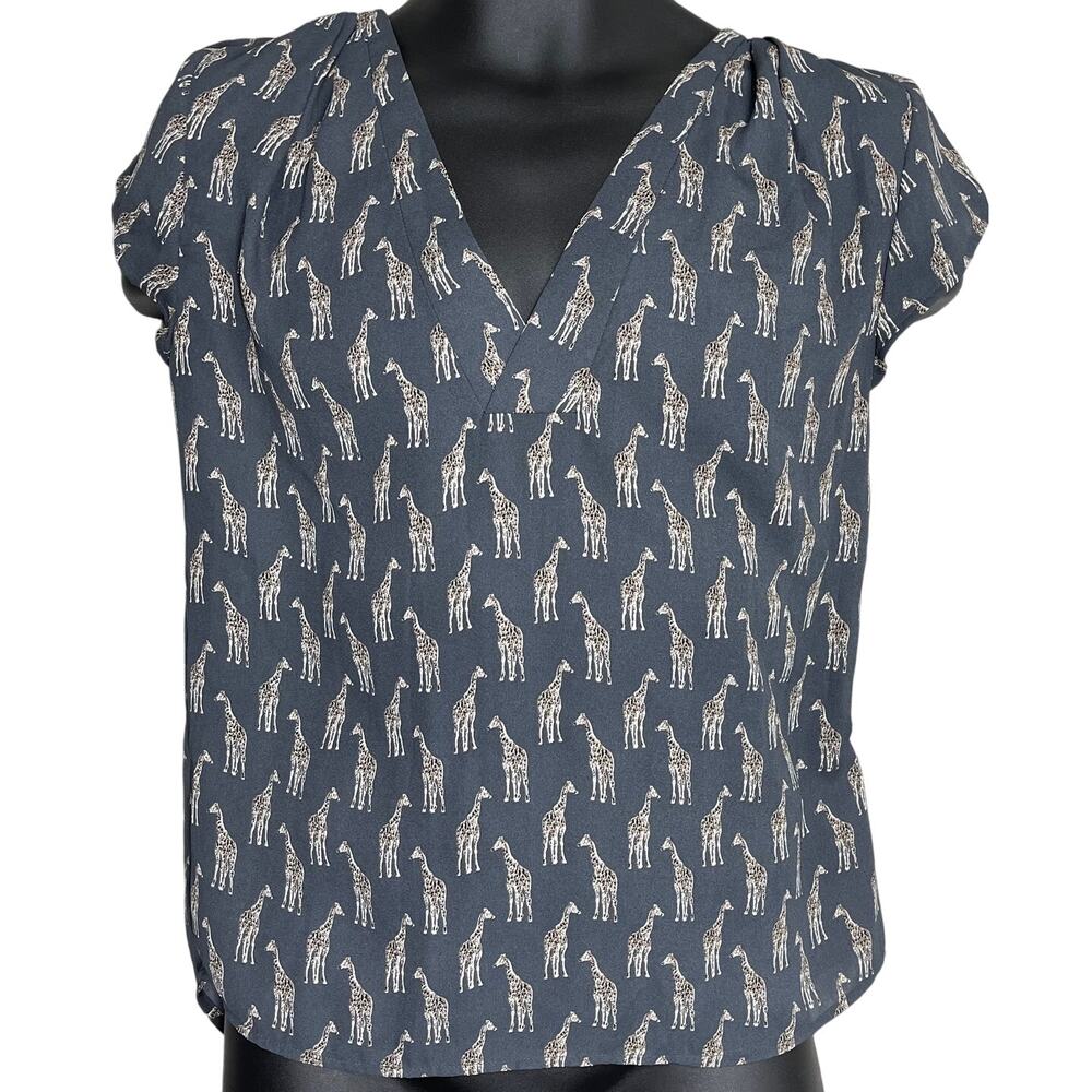HM Conscious Top 4 Gray Giraffe All Over Print Cap Sleeve Novelty Quirky Fun